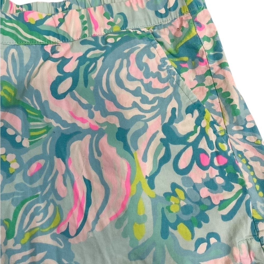 Lilly Pulitzer Blue and Pink Shorts Vibrant Floral Print - Picture 2 of 6